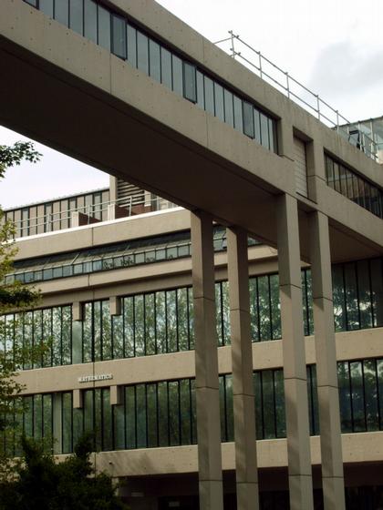 Walkway linking the Mathematics and Roger Stevens Building